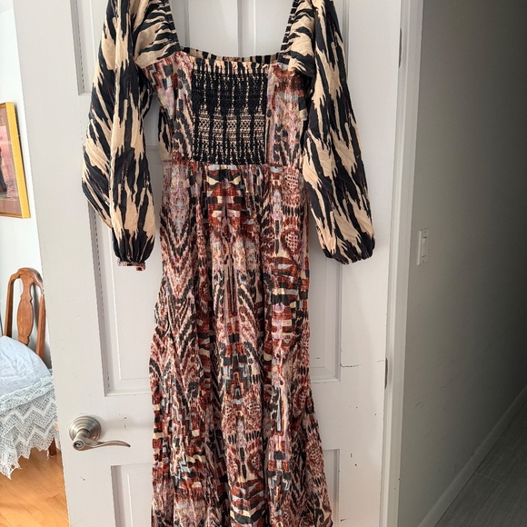 Gorgeous Practically New Maria Cher Designer Dress - Picture 3 of 6